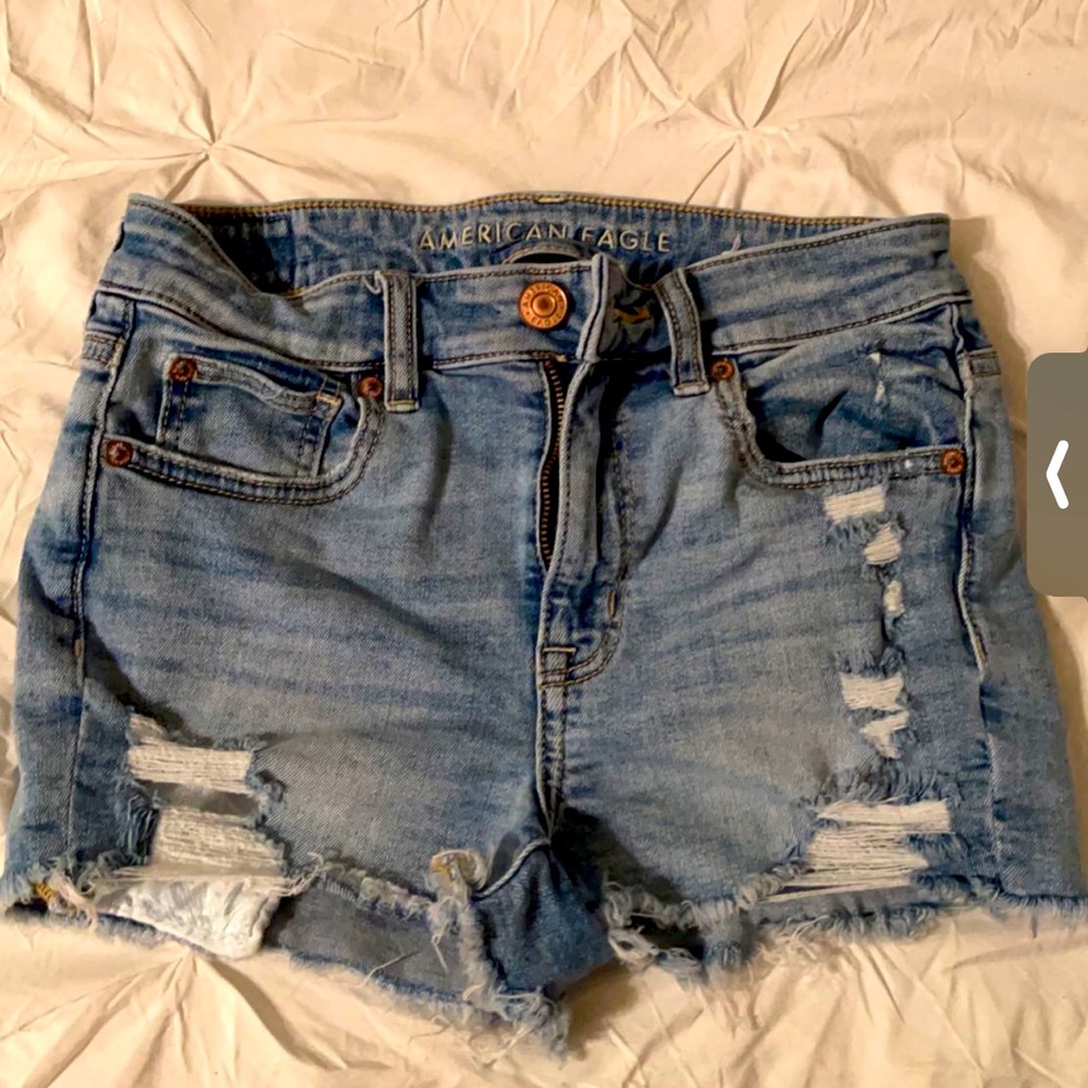 American Eagle 🦅 Distressed shorts